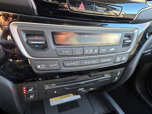 Used 2019 Honda Pilot Elite image 18