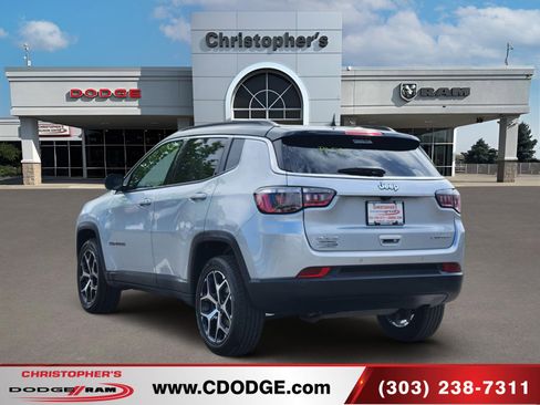 Used 2025 Jeep Compass Limited AWD/4WD image 5