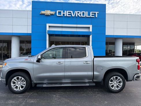 Used 2024 Chevrolet Silverado 1500 LTZ AWD/4WD image 2