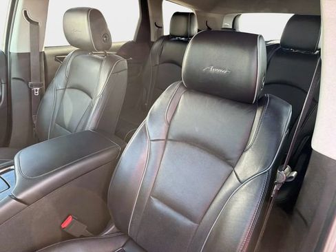 Used 2020 Buick Enclave Avenir w/ Avenir Technology Package FWD image 20