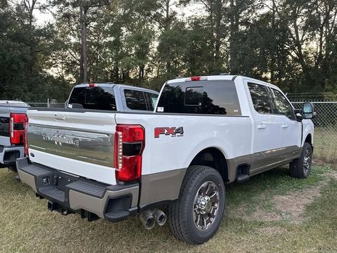 New 2026 Ford F250 King Ranch w/ FX4 Off-Road Package image 6