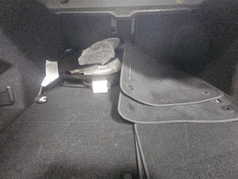 Used 2022 Porsche Taycan image 10