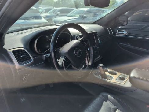 Used 2017 Jeep Grand Cherokee Limited w/ Luxury Group II AWD/4WD image 2