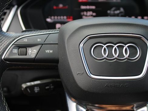 Used 2022 Audi SQ5 Premium Plus w/ Premium Plus Package image 15