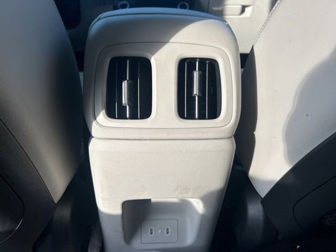 Used 2025 Hyundai Tucson Limited image 28