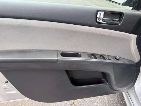 Used 2012 Nissan Sentra 2.0 SR w/ Special Edition Pkg FWD image 10
