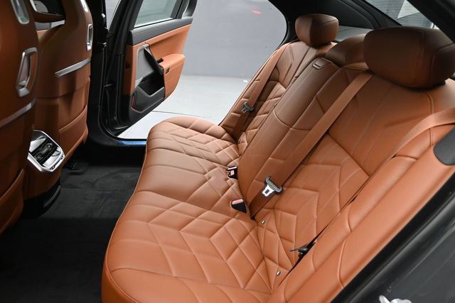 New 2026 BMW 760i xDrive AWD/4WD image 22