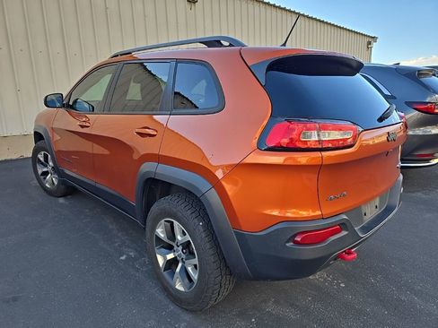 Used 2015 Jeep Cherokee Trailhawk AWD/4WD image 6