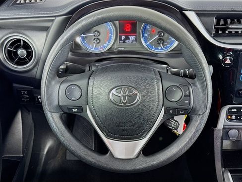 Used 2017 Toyota Corolla LE image 34