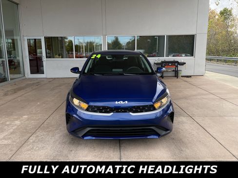Used 2024 Kia Forte LXS w/ LXS Technology Package image 2