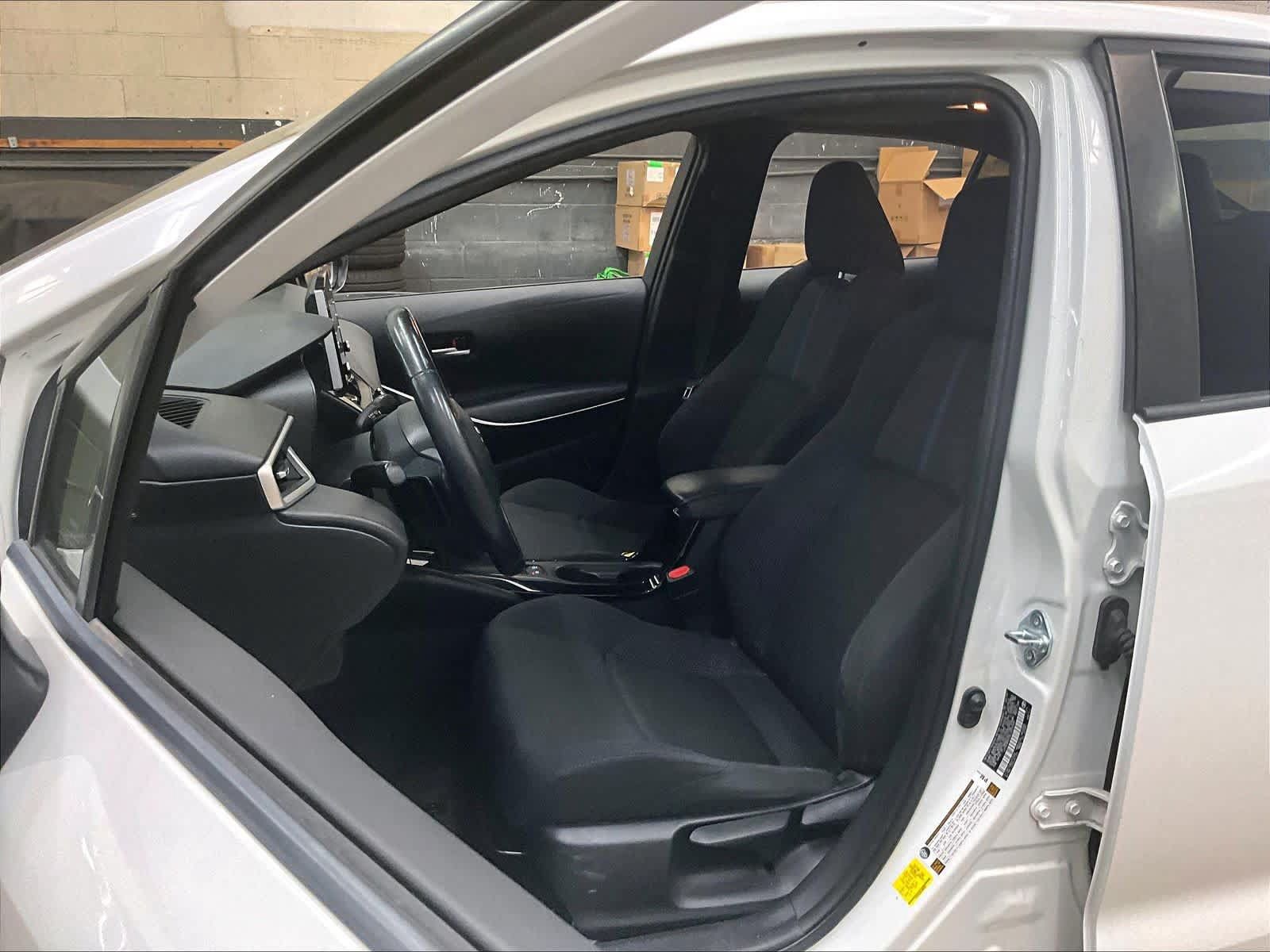 Used 2020 Toyota Corolla SE w/ SE Premium Package FWD image 27