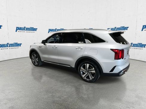 Used 2024 Kia Sorento EX w/ Panoramic Sunroof Package AWD/4WD image 8