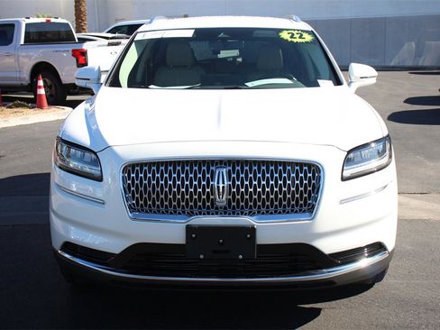 Certified 2022 Lincoln Nautilus AWD w/ Premium Package image 9