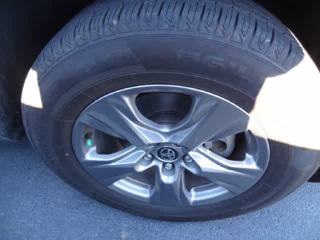 Used 2024 Toyota RAV4 XLE AWD/4WD image 14