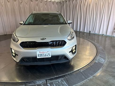 Used 2021 Kia Niro LX FWD image 2
