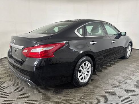 Used 2018 Nissan Altima 2.5 S FWD image 3