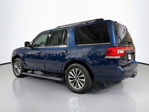 Used 2017 Lincoln Navigator Select image 4