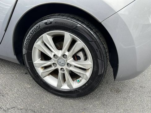 Used 2014 Hyundai Elantra GT FWD image 9