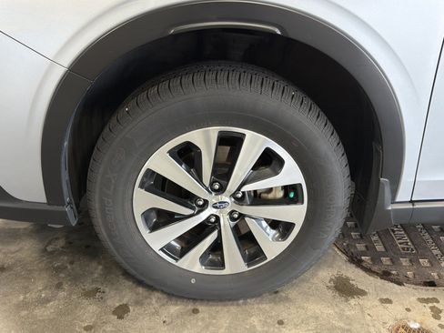 Certified 2021 Subaru Outback Premium AWD/4WD image 8