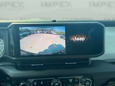 Used 2025 Jeep Wrangler Unlimited Sahara w/ Safety Group AWD/4WD image 11