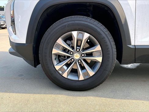 Used 2026 Chevrolet Equinox LT FWD image 29