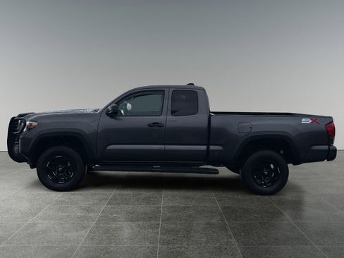 Used 2022 Toyota Tacoma SR w/ SX Package image 4