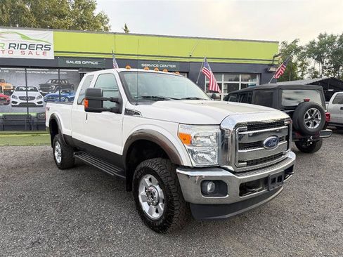 Used 2016 Ford F250 Lariat w/ Lariat Interior Package AWD/4WD image 3