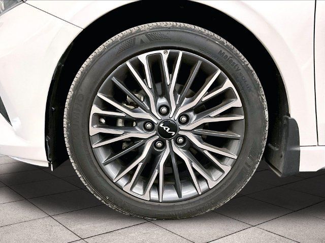 Used 2023 Kia Forte GT-Line w/ GT-Line Technology Package FWD image 8
