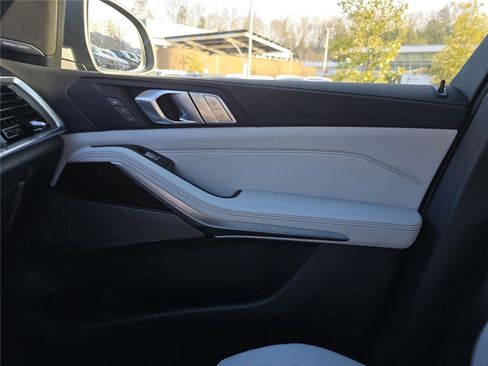 New 2026 BMW X7 xDrive40i image 24