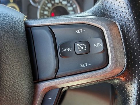 Used 2024 RAM 2500 Tradesman w/ Chrome Appearance Group image 17