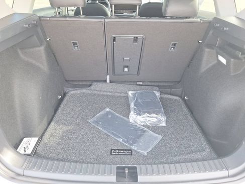 New 2026 Volkswagen Taos SE FWD image 25