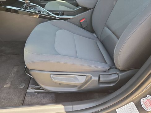 Used 2025 Kia Niro LX FWD image 14