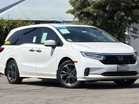 Certified 2023 Honda Odyssey Elite image 2