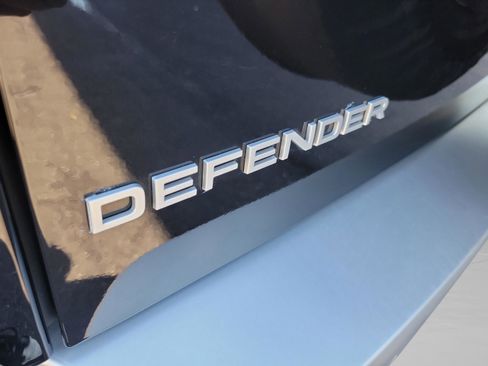 Used 2024 Land Rover Defender 130 S image 26