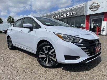 New 2025 Nissan Versa SV w/ Trunk Package