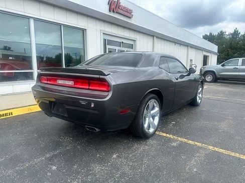 Used 2014 Dodge Challenger R/T RWD image 5