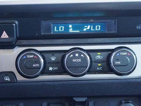 Used 2023 Toyota Tacoma TRD Off-Road image 29