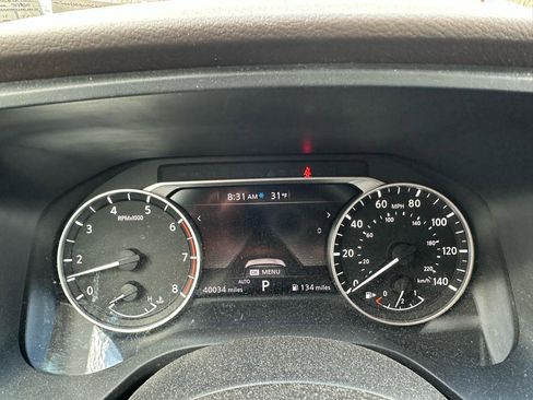 Used 2021 Nissan Rogue SV image 13