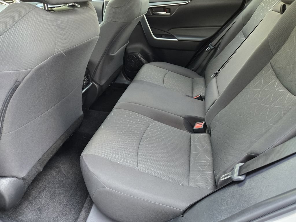 Used 2024 Toyota RAV4 XLE FWD image 23