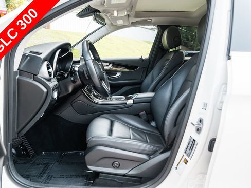 Used 2021 Mercedes-Benz GLC 300 image 24