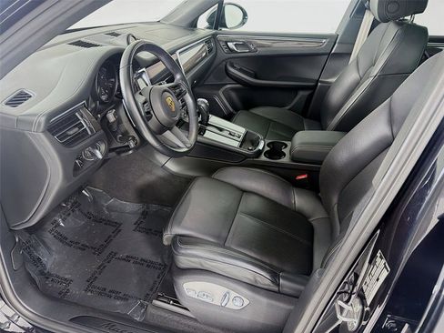 Certified 2023 Porsche Macan GTS image 4