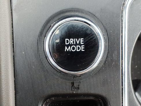 Used 2024 Lincoln Corsair AWD w/ Equipment Group 101A image 20