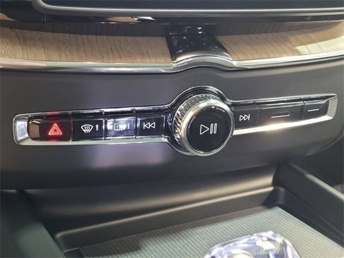 Certified 2026 Volvo XC60 B5 Plus w/ Protection Package Premier image 22
