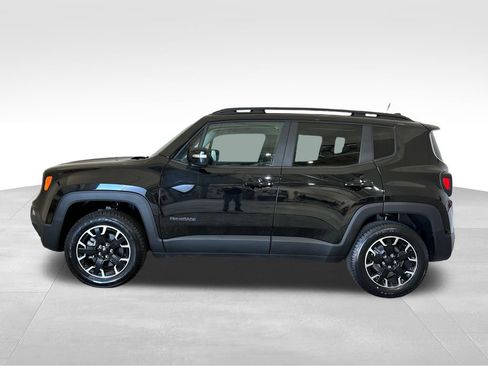 Used 2023 Jeep Renegade Latitude AWD/4WD image 2