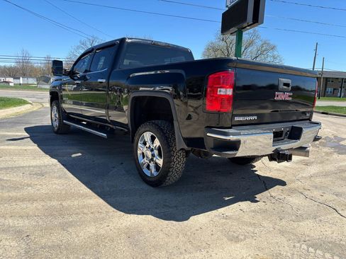 Used 2018 GMC Sierra 2500 SLT AWD/4WD image 3