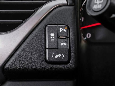 Used 2020 Chevrolet Suburban LT image 28