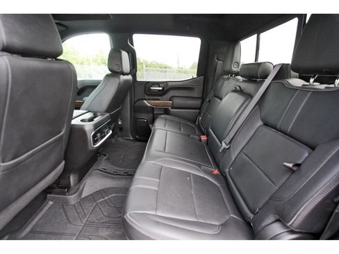 Used 2022 Chevrolet Silverado 1500 High Country w/ Technology Package AWD/4WD image 14