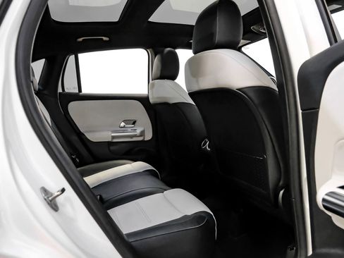 Used 2021 Mercedes-Benz GLA 250 4MATIC image 27