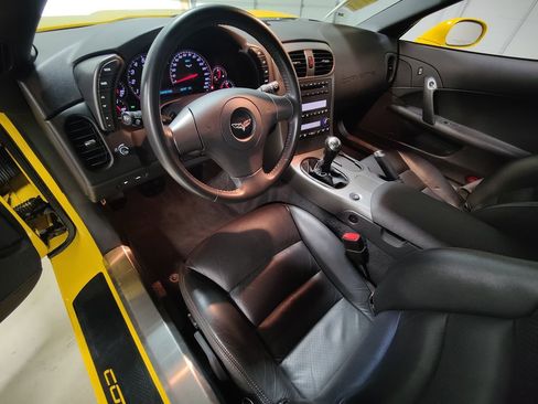 Used 2006 Chevrolet Corvette Z06 w/ Preferred Equipment Group image 28