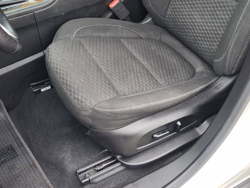 Used 2018 GMC Acadia SLE w/ Driver Alert Package I FWD image 24